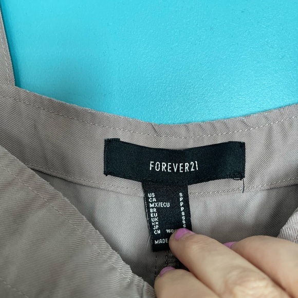 🌿EUC Women’s Forever 21 Adjustable Tie Overalls Beige Size Small Boho Style🌿 - Picture 4 of 11